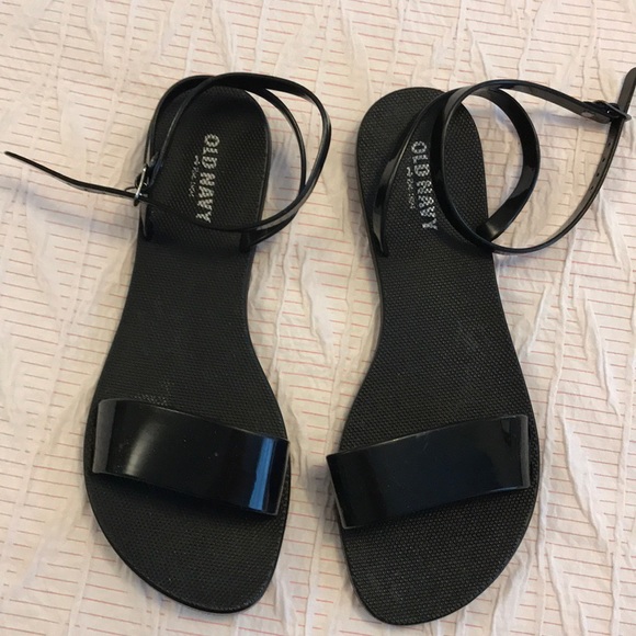 old navy plastic flip flops